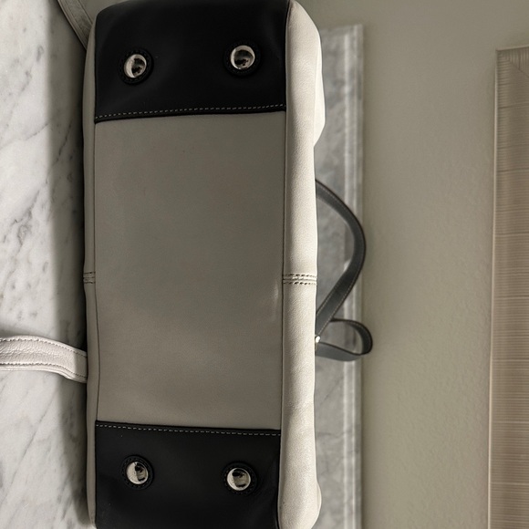 Coach Two-Tone Cream and Gray Shoulder Bag - Picture 5 of 8